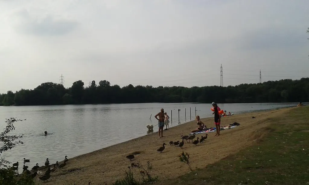 B&B Am See Koeln - Privatzimmer Homestay Cologne