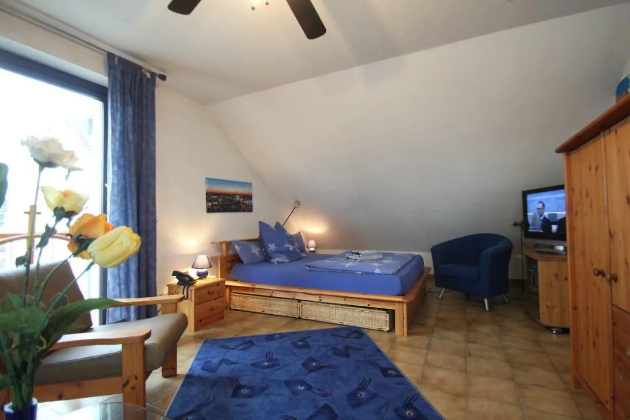 B&B Am See Koeln - Privatzimmer Homestay Cologne