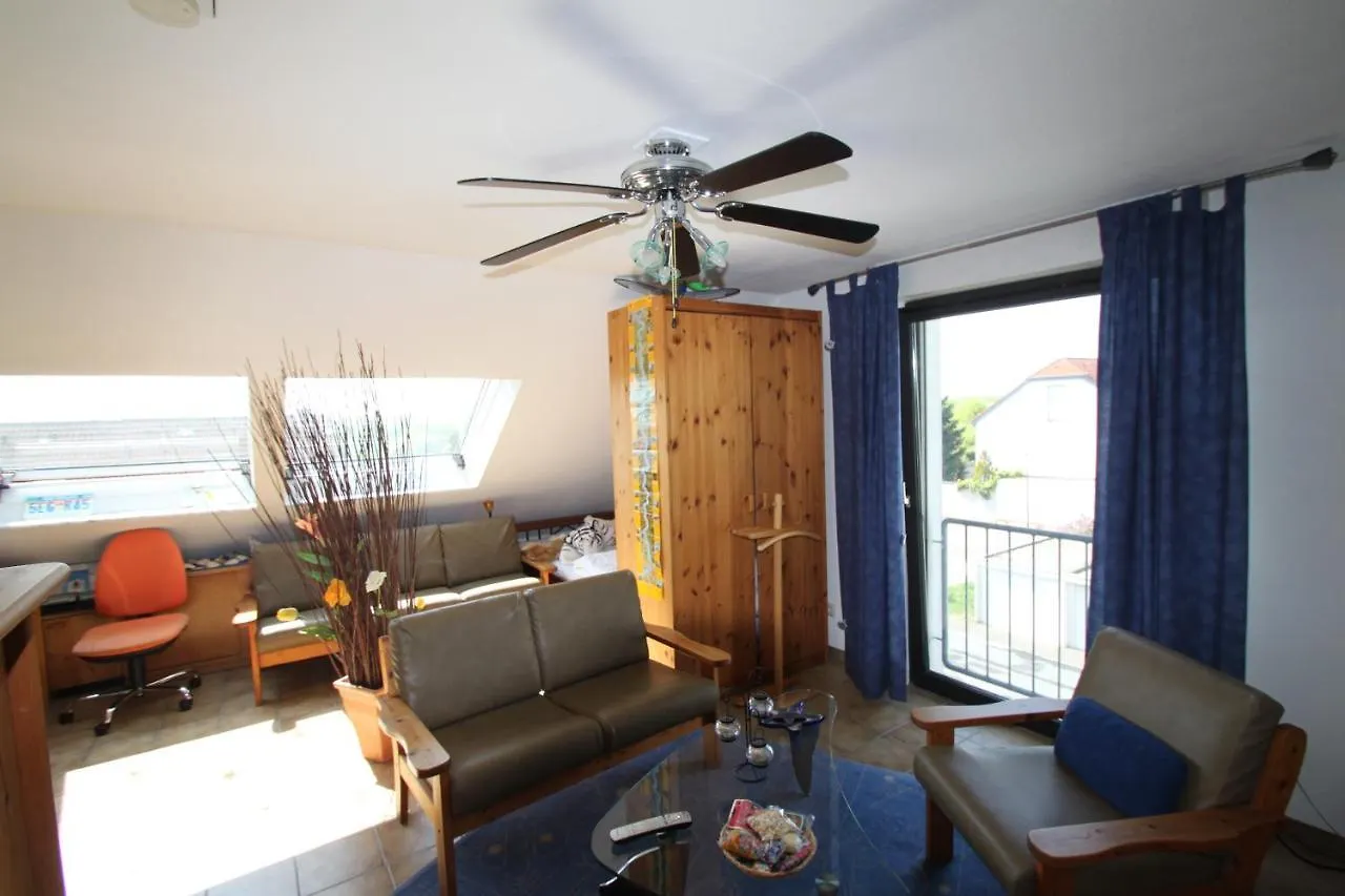 B&B Am See Koeln - Privatzimmer Homestay